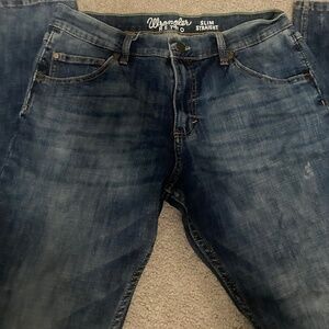 Wrangler Slim Straight 33x32